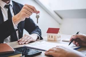 Should You Have a Real Estate Attorney Look Over Your Mortgage Documents Before Signing?